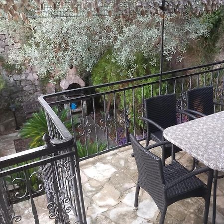 Holiday Home Stone House Perast Exteriör bild